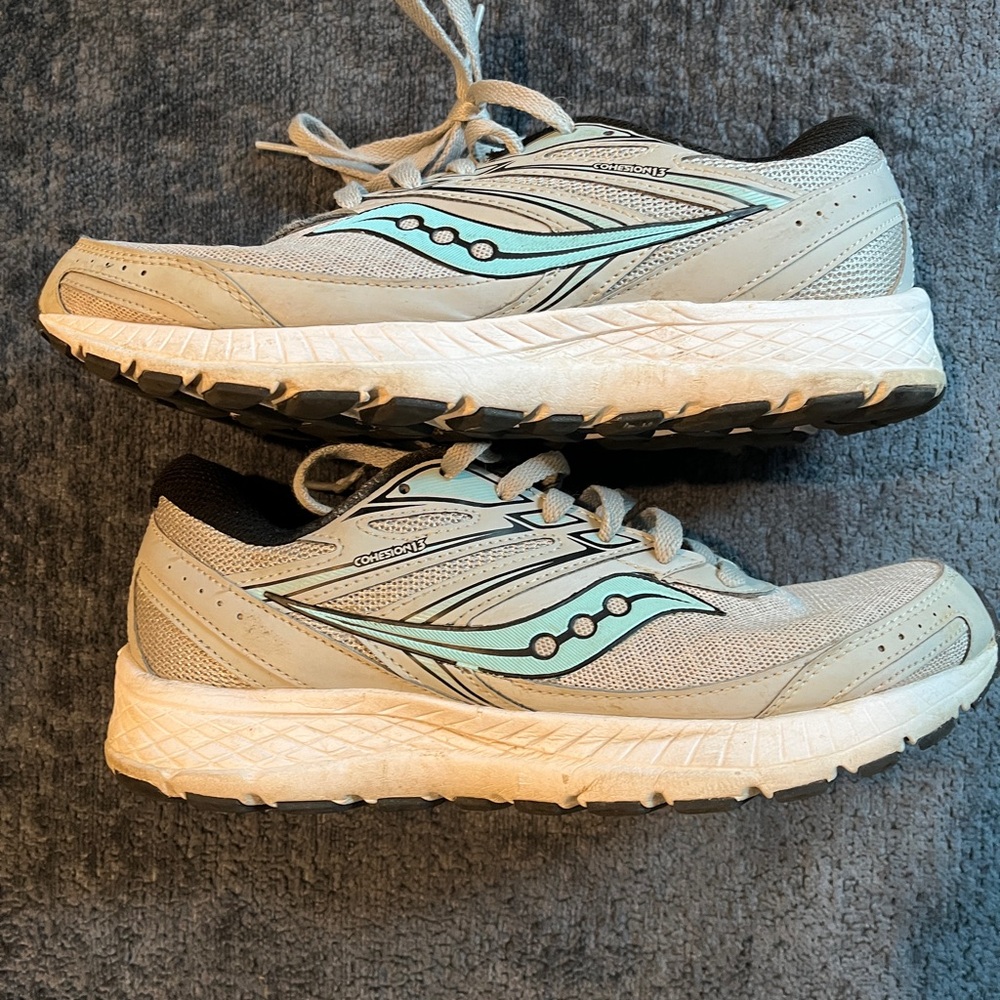 Gray SAUCONY cohesion 13 shows